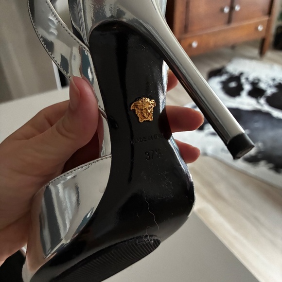 Versace heels - Picture 3 of 7